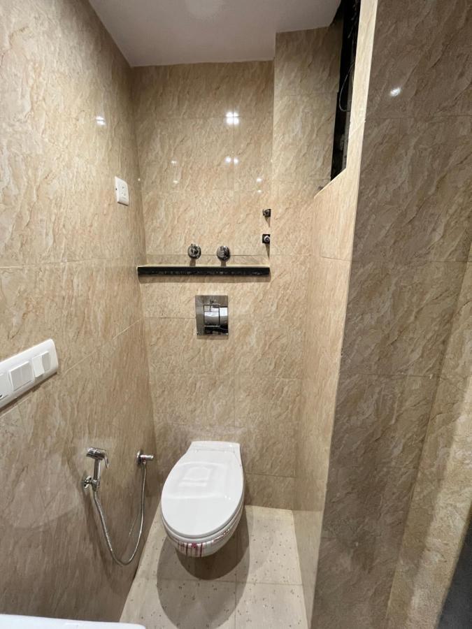 Hotel Mahalaxmi Deluxe New Delhi Buitenkant foto